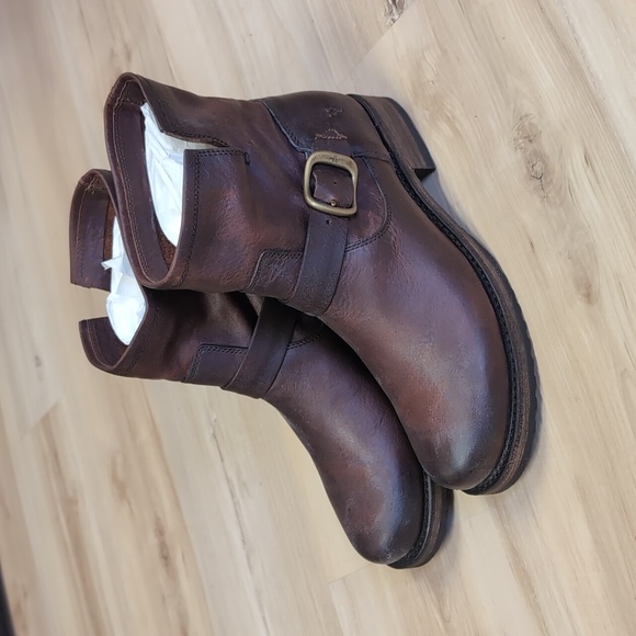 Frye Company Women's Veronica Bootie - Picture 2 of 11